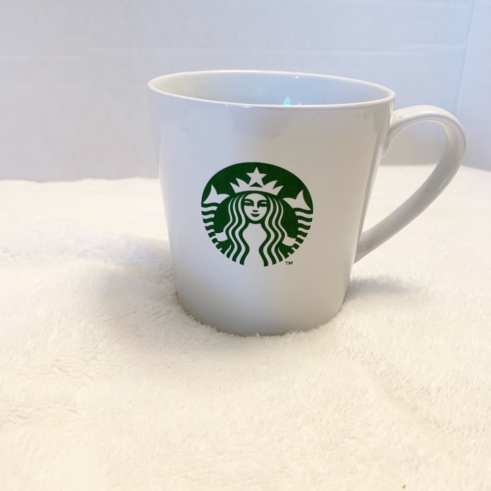 Starbucks large coffee mug.  2007 model.  16 fluid oz.